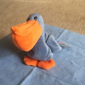 Scoop pelican beanie baby